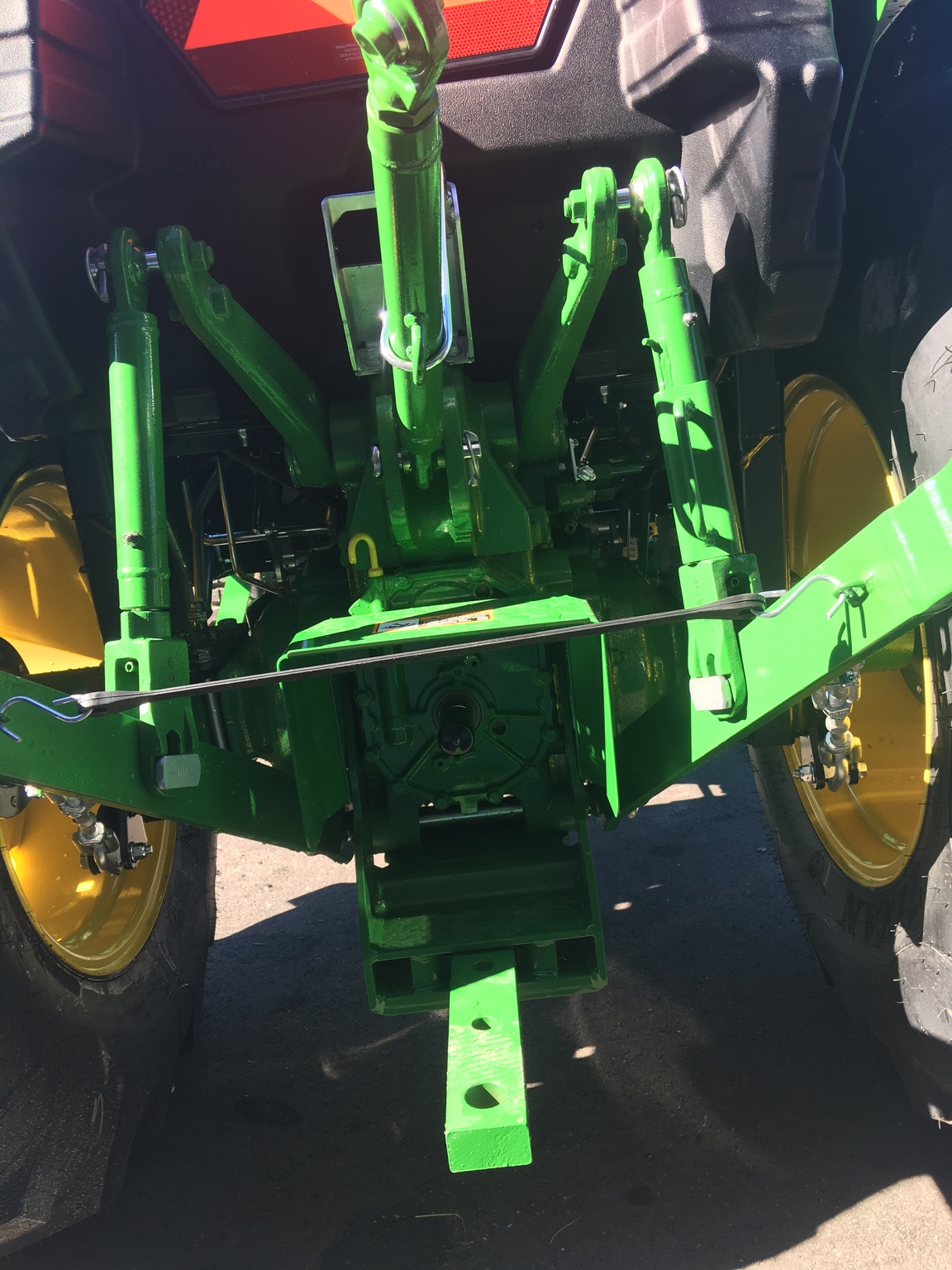 2023 John Deere 4052M Image 6