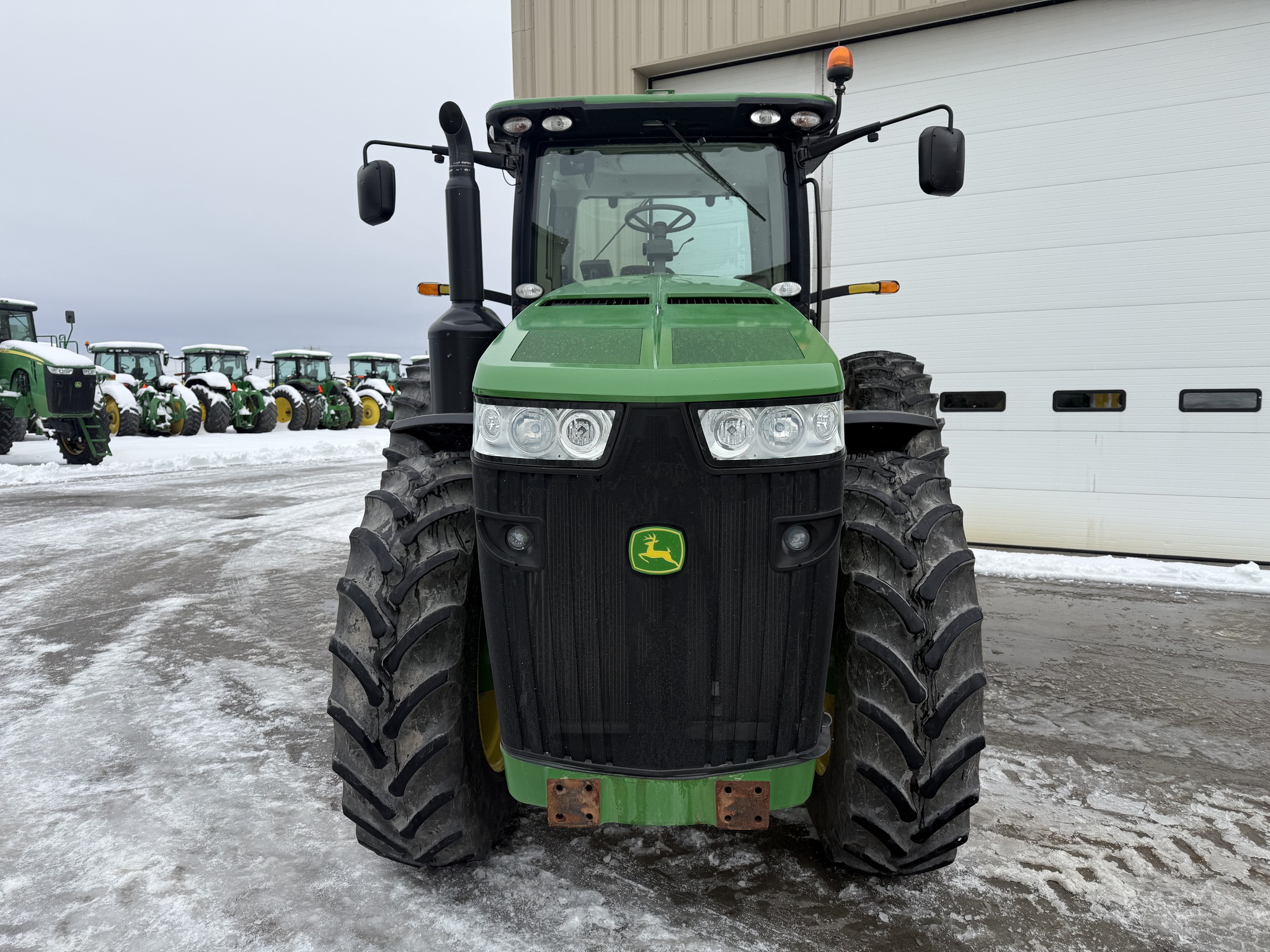 2013 John Deere 8235R Image 8