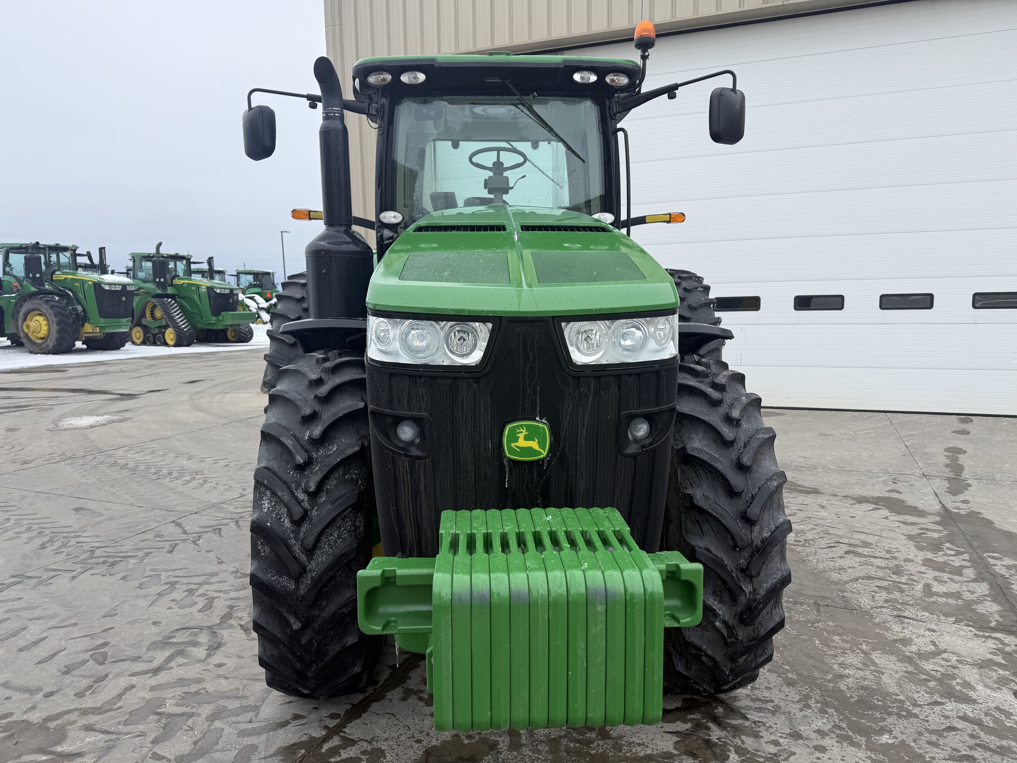 2013 John Deere 8235R Image 8