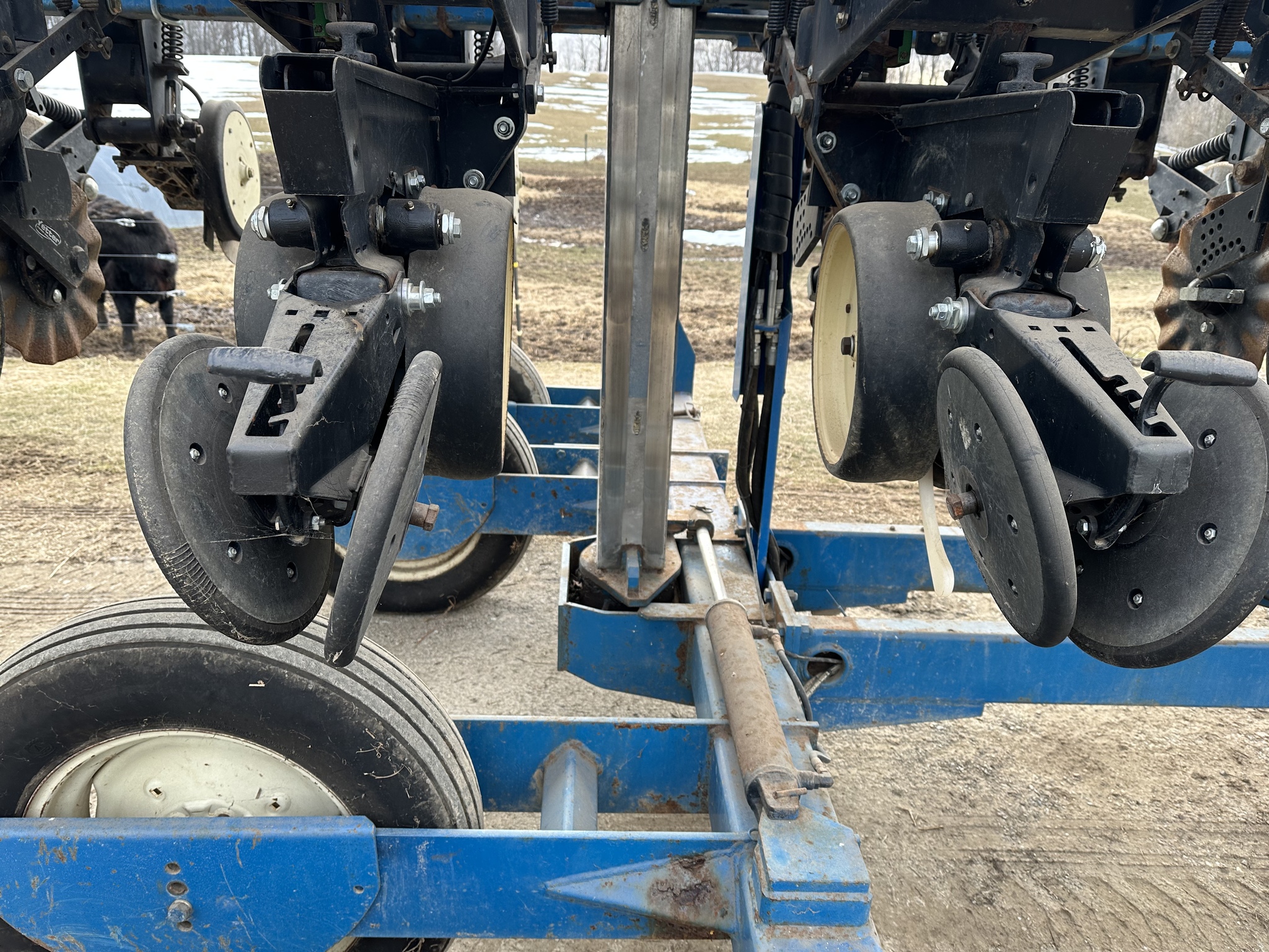 1998 Kinze 2500 Image 6