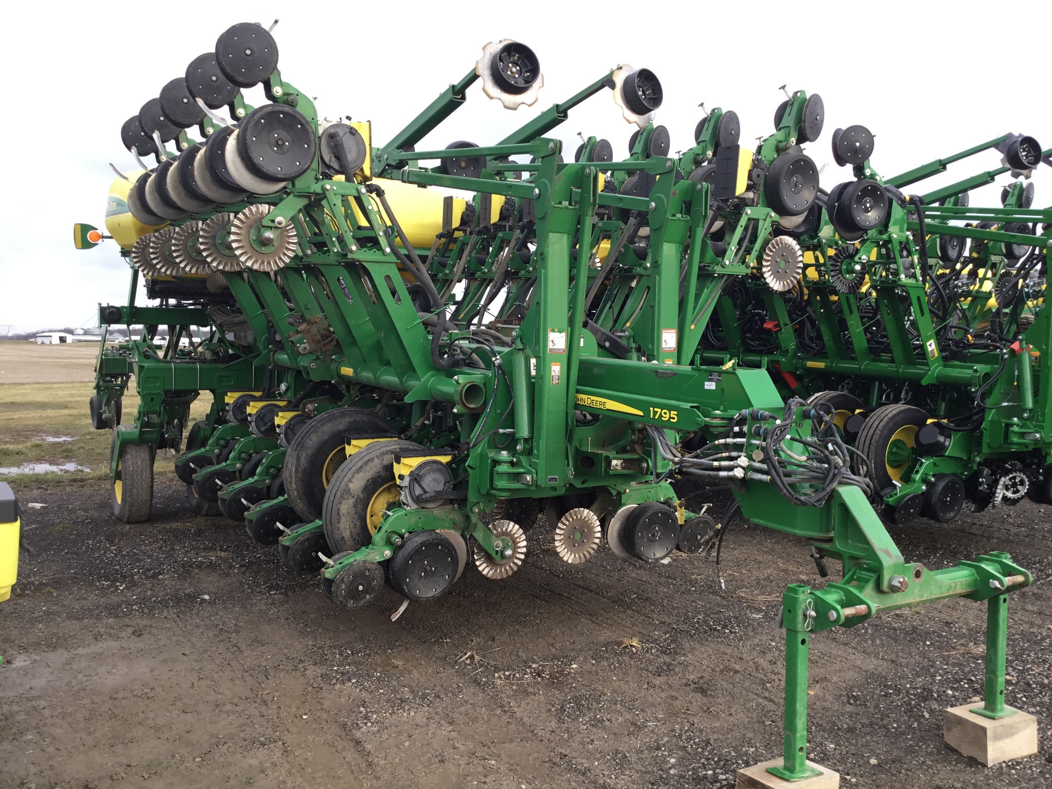 2016 John Deere 1795 Image 2