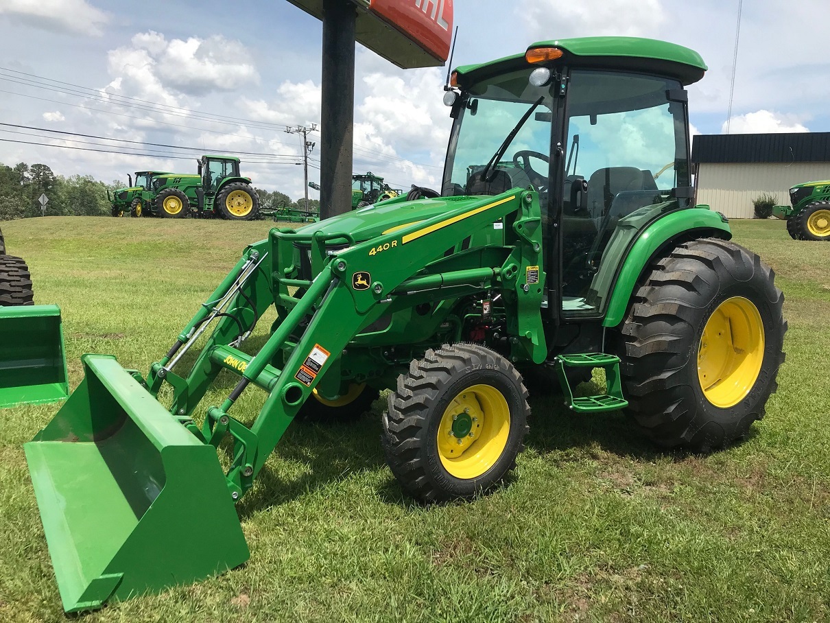 2023 John Deere 4052R Image 4