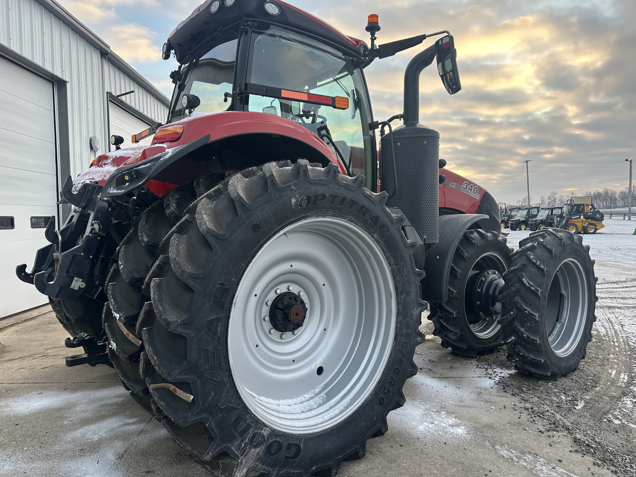2022 Case IH Magnum 340 AFS Image 4