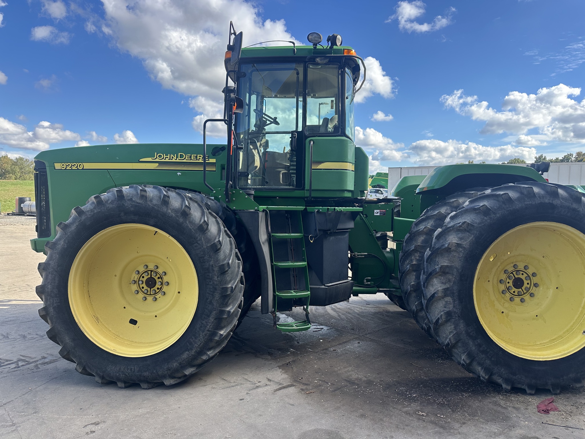 2004 John Deere 9220 Image 6