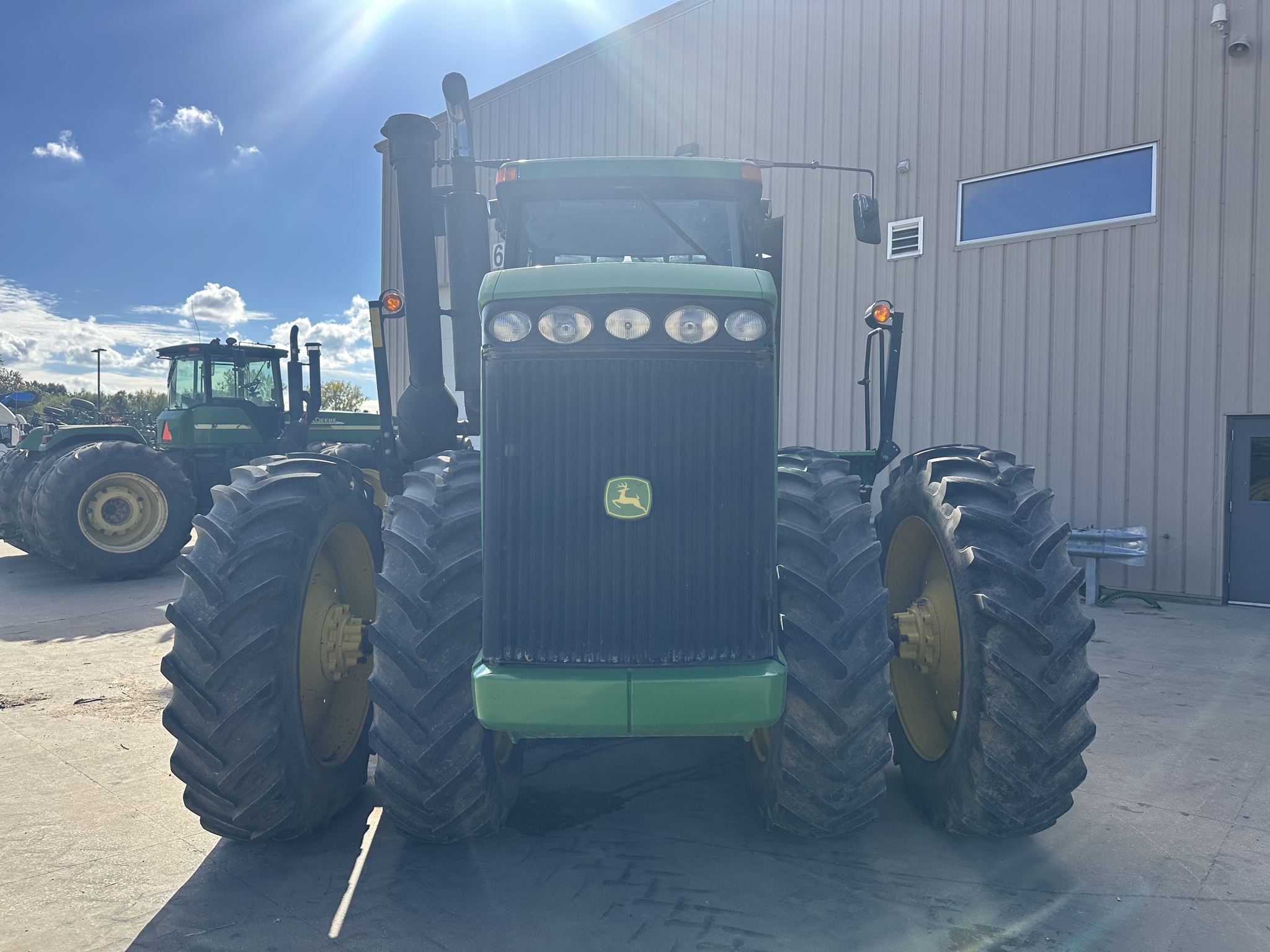 2004 John Deere 9220 Image 4