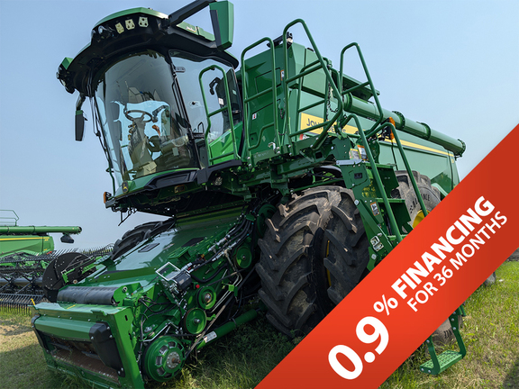 Photo of a 2023 John Deere X9 1100