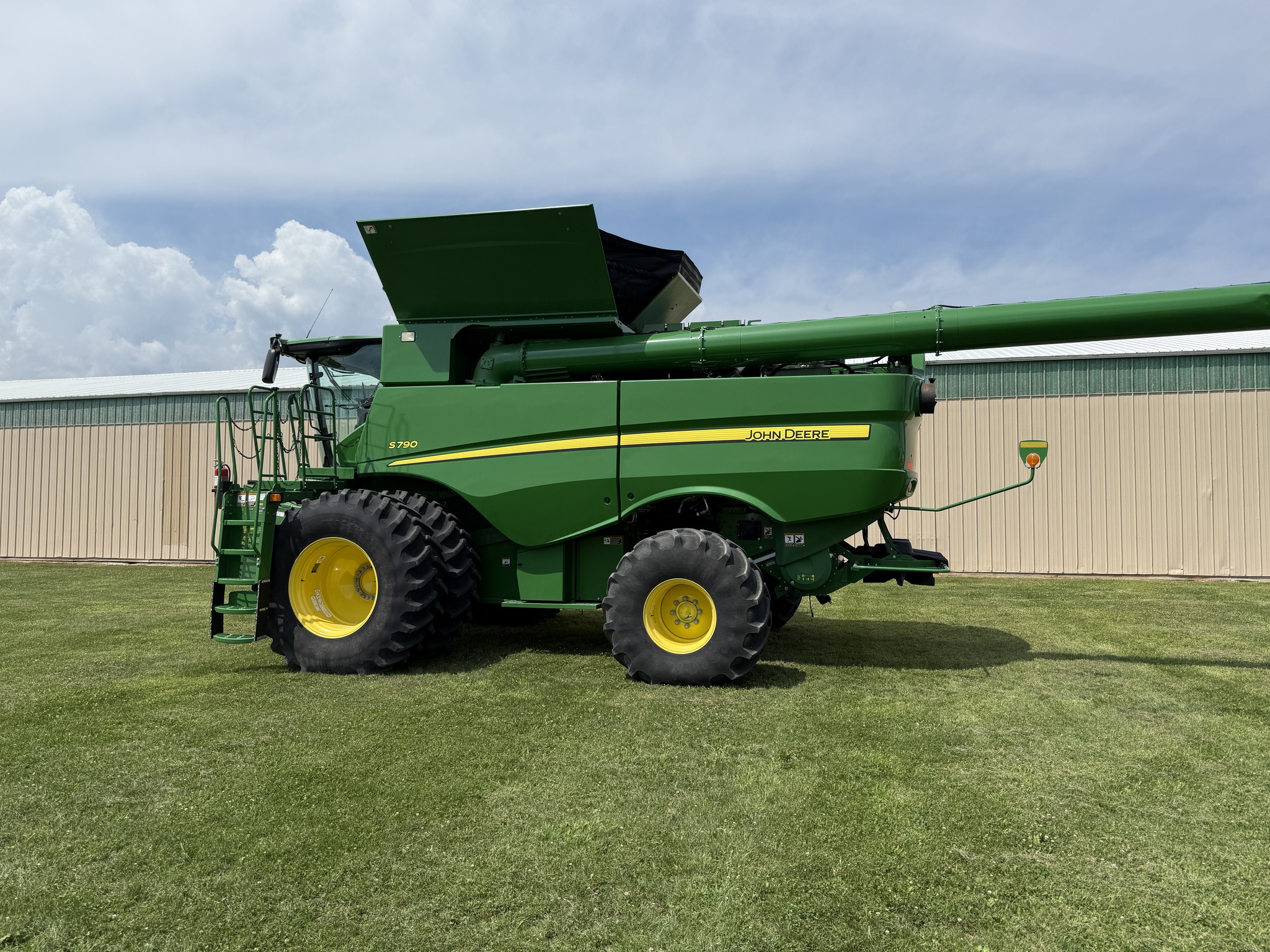 2021 John Deere S790 Image 2