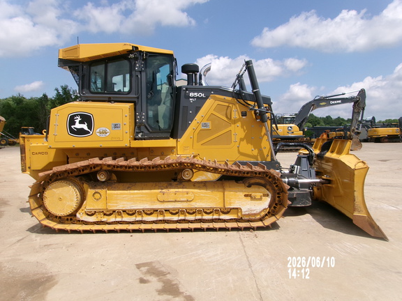 Photo of a 2024 John Deere 850L