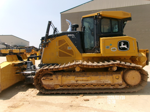 Photo of a 2024 John Deere 850L