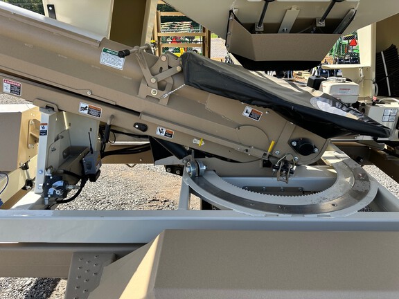 2023 Unverferth 3955XL