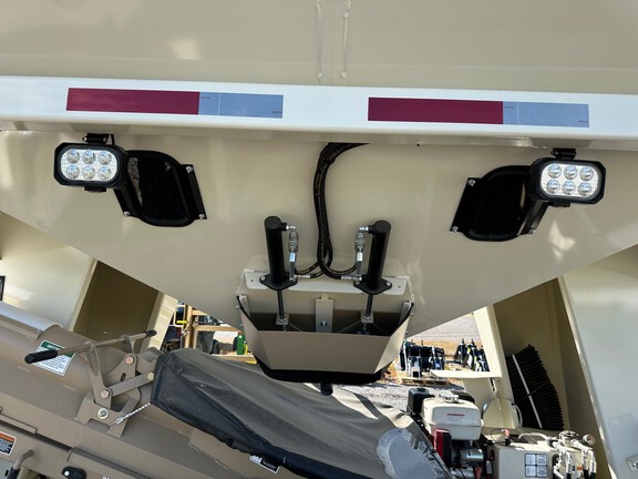 2023 Unverferth 3955XL