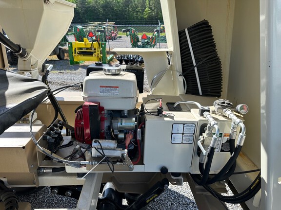 2023 Unverferth 3955XL