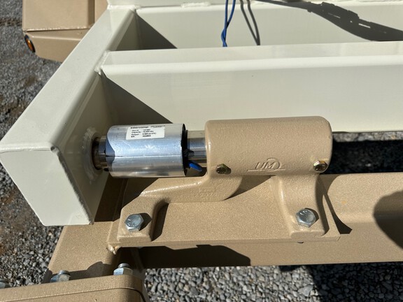 2023 Unverferth 3955XL