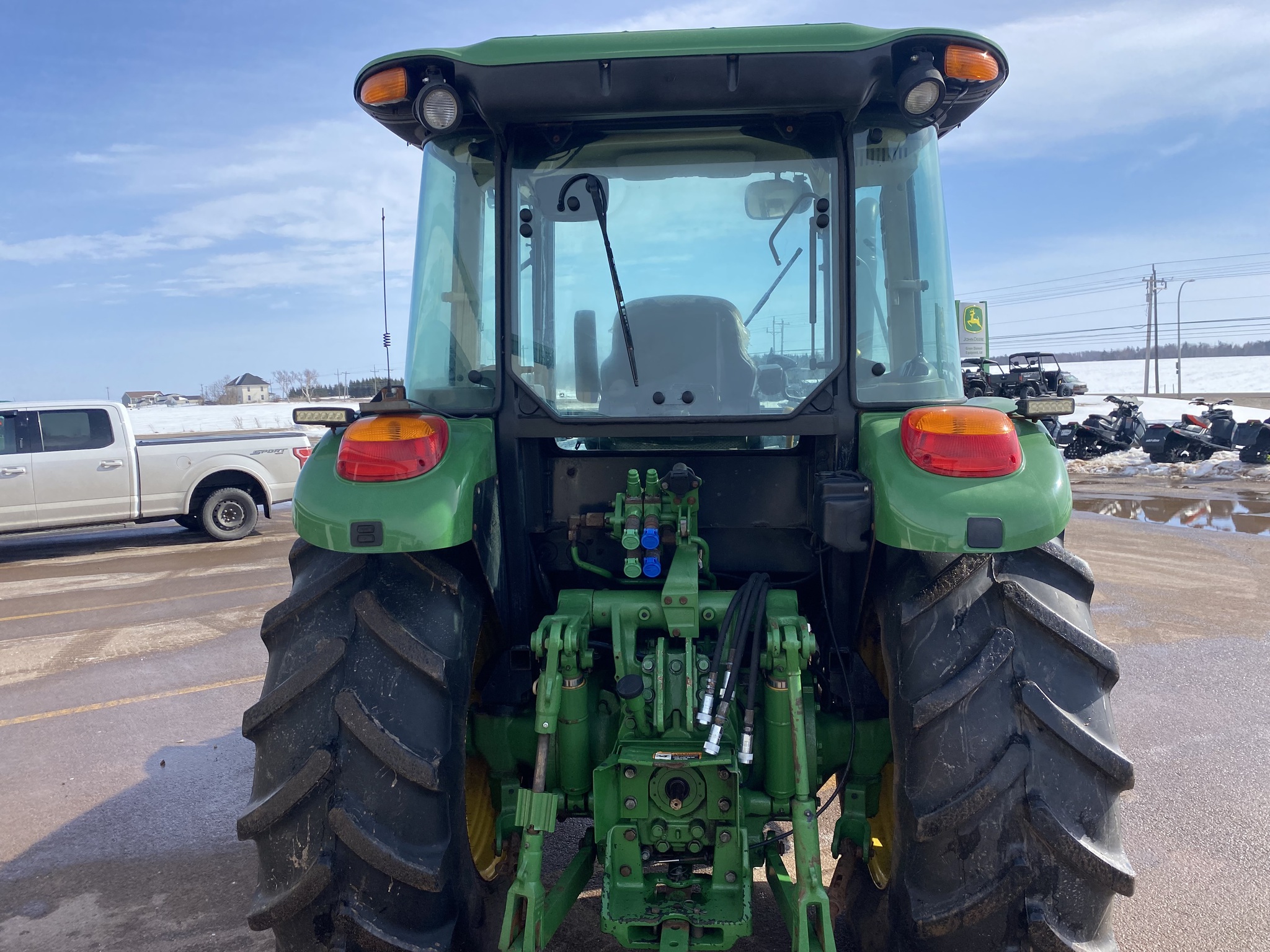 2019 John Deere 5100M Image 16