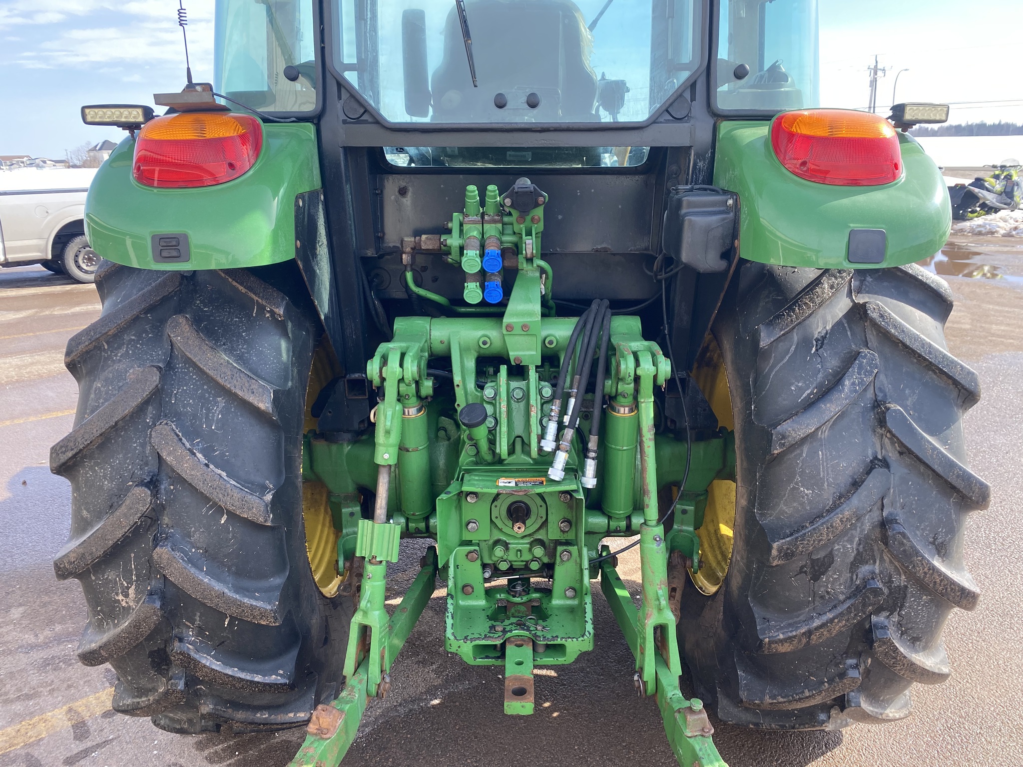 2019 John Deere 5100M Image 15