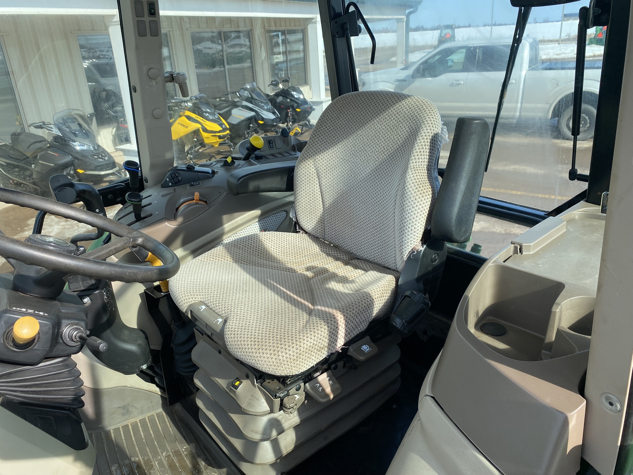 2019 John Deere 5100M Image 13