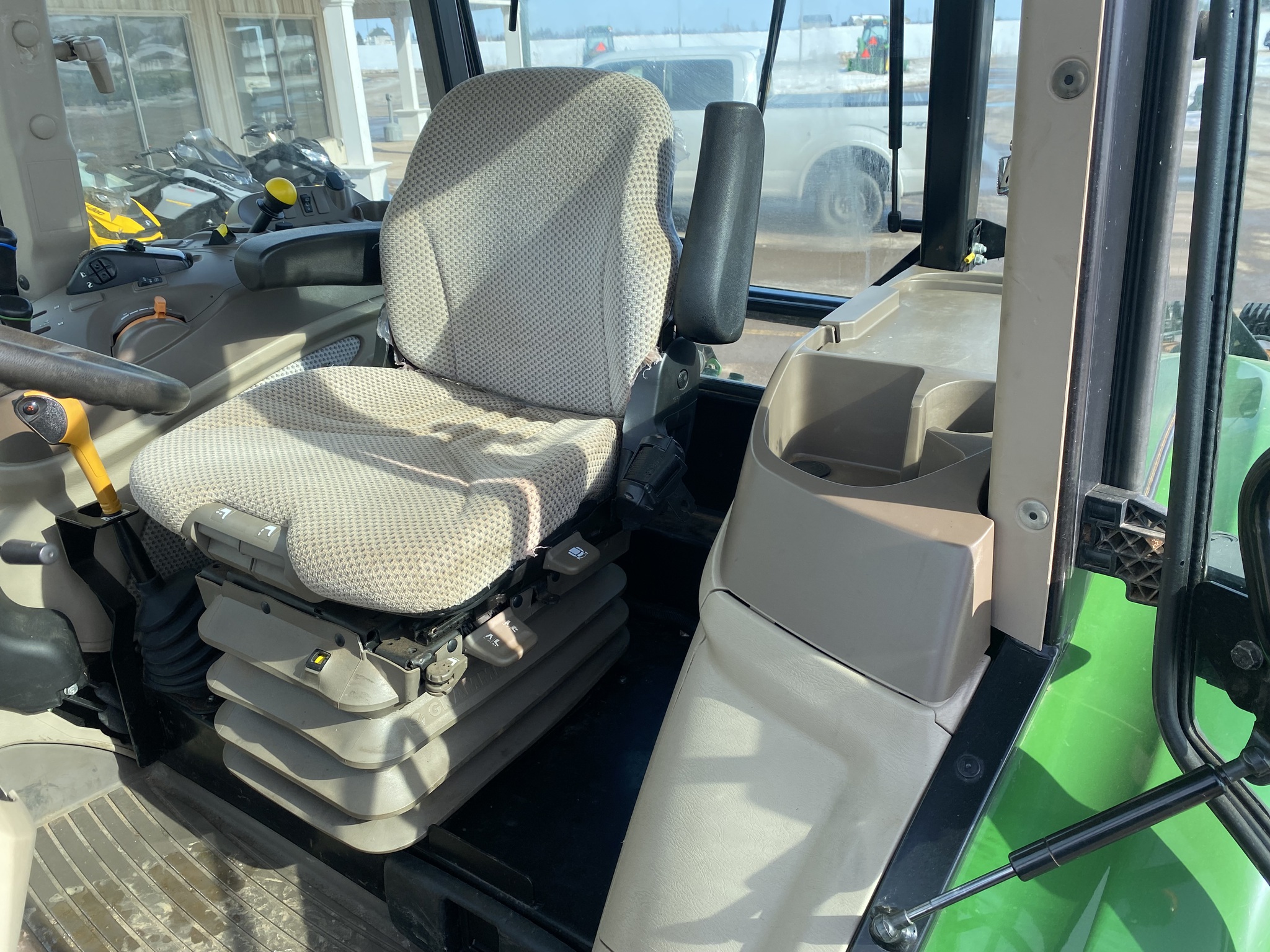 2019 John Deere 5100M Image 6