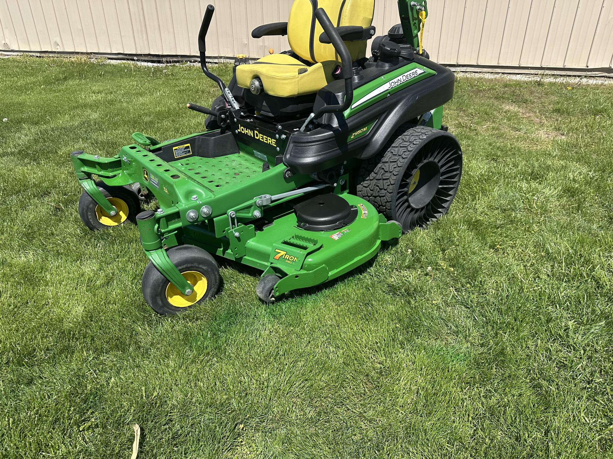 2022 John Deere Z950M Image 8