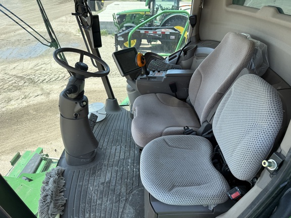 2014 John Deere S690 - Photo15