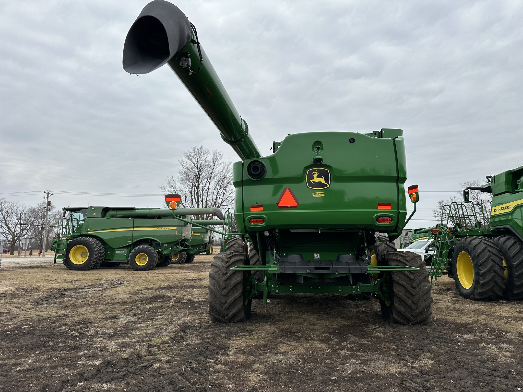  2024 John Deere S780 at Heritage Tractor in Monmouth, IL