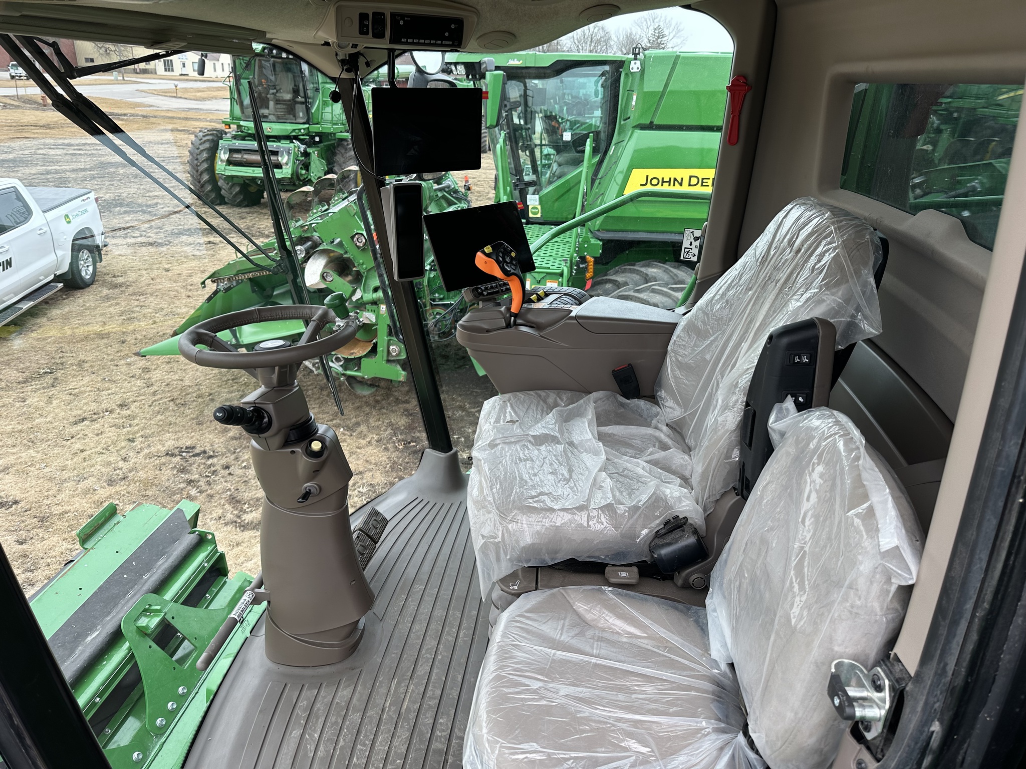  2024 John Deere S780 at Heritage Tractor in Monmouth, IL