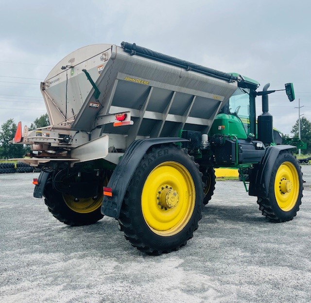 2022 John Deere 600R Image 4