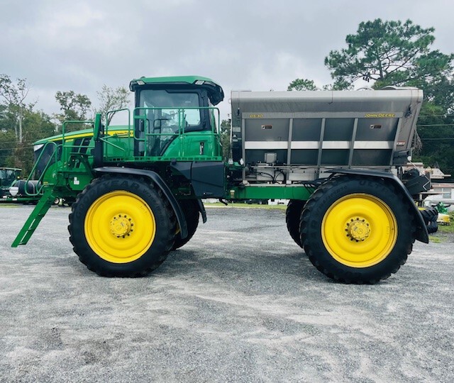 2022 John Deere 600R Image 7