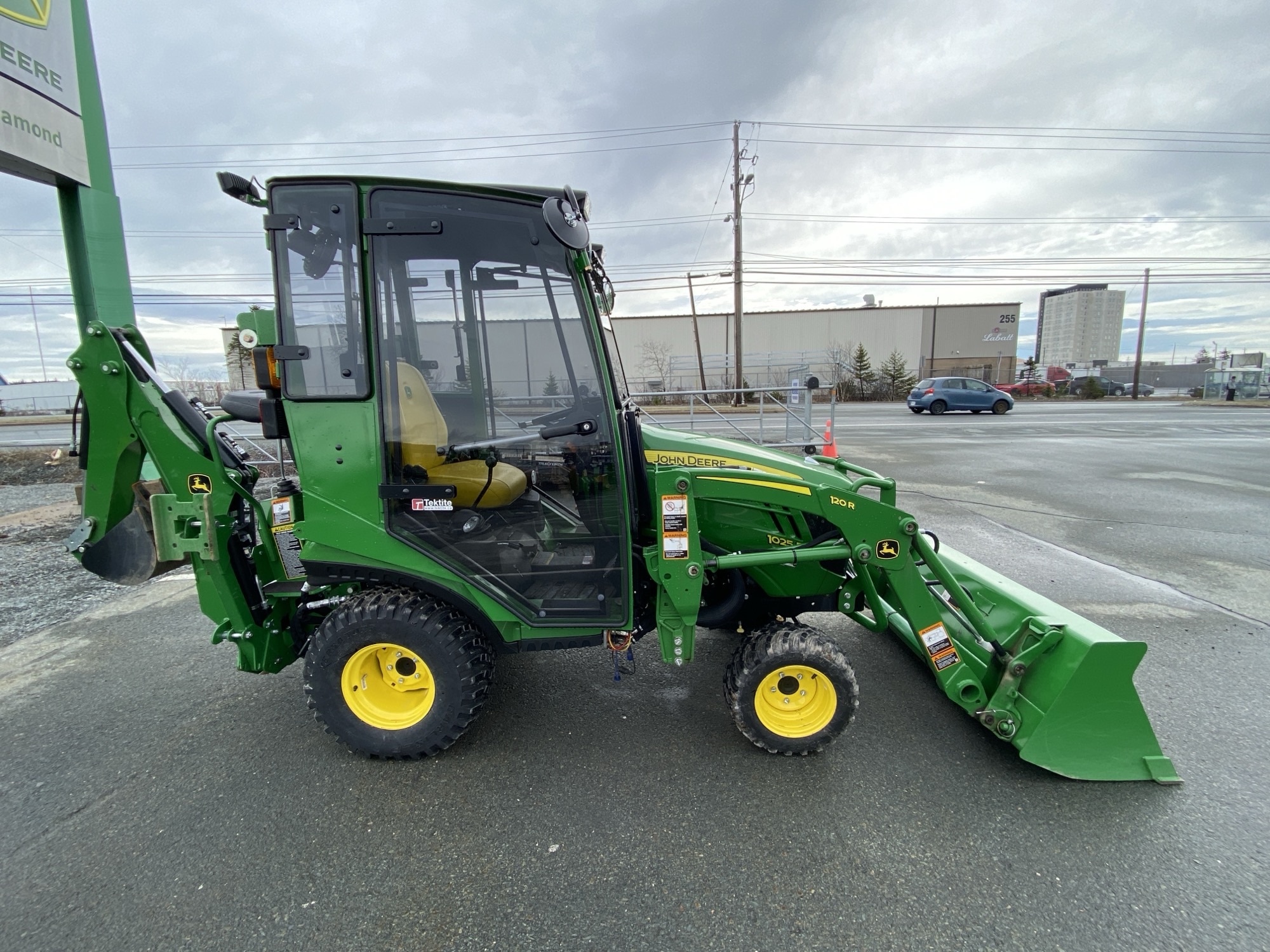 2021 John Deere 1025R Image 4