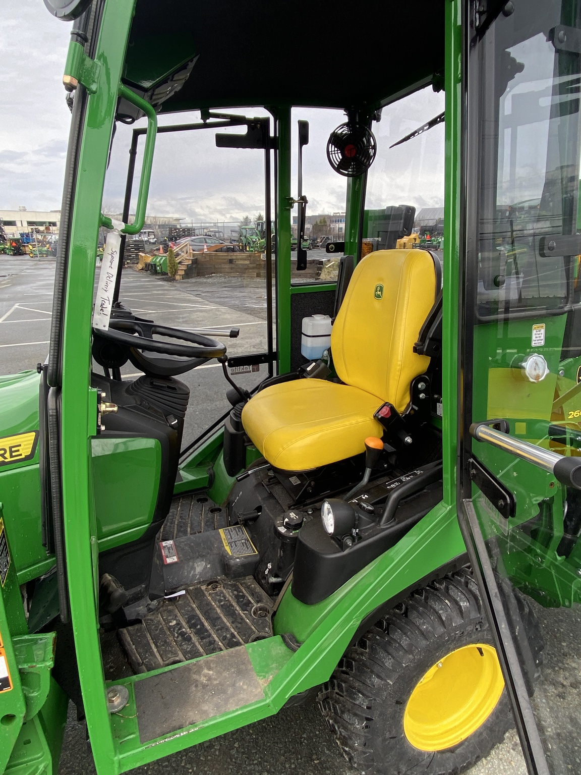 2021 John Deere 1025R Image 3