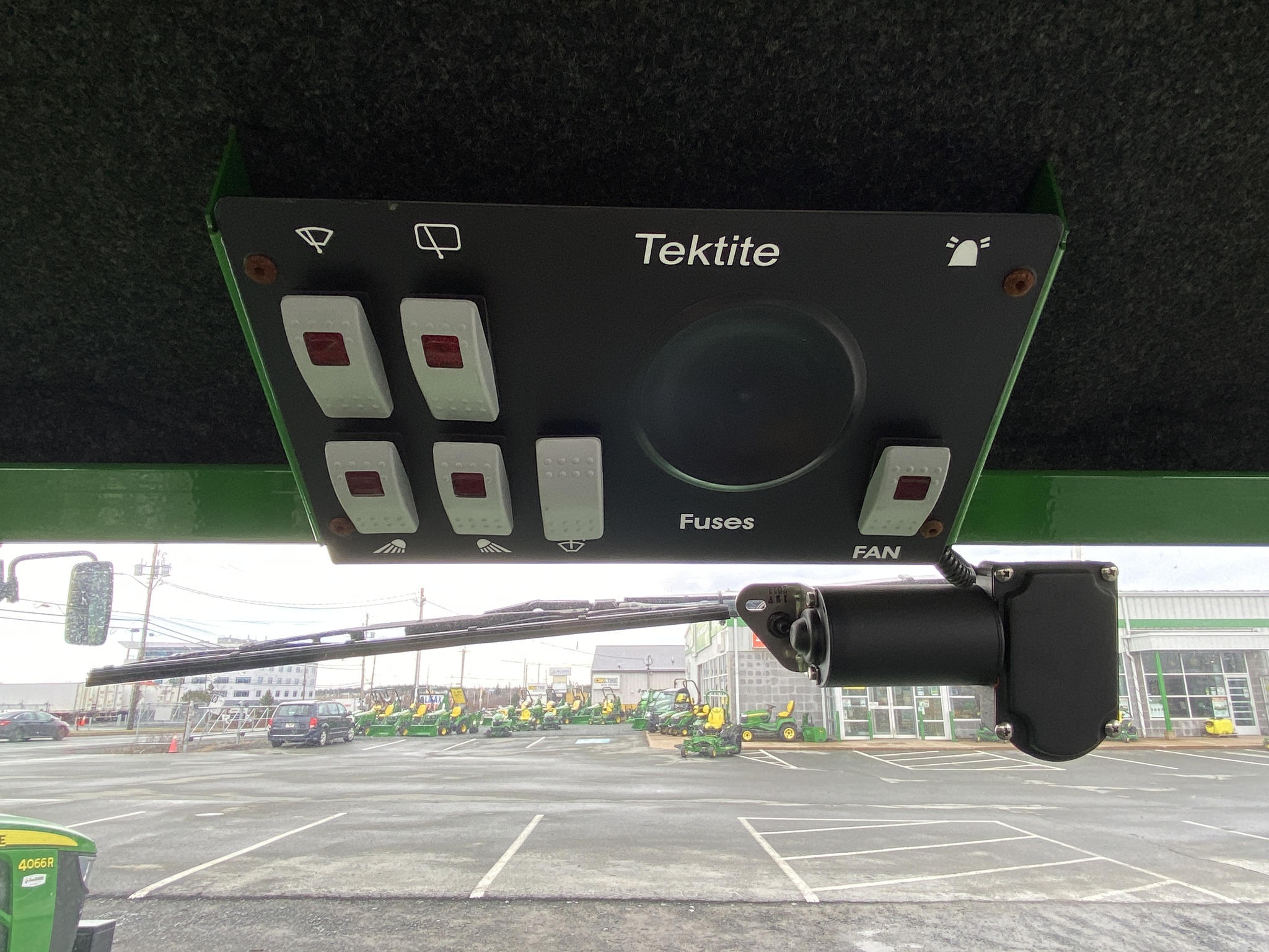 2021 John Deere 1025R Image 8