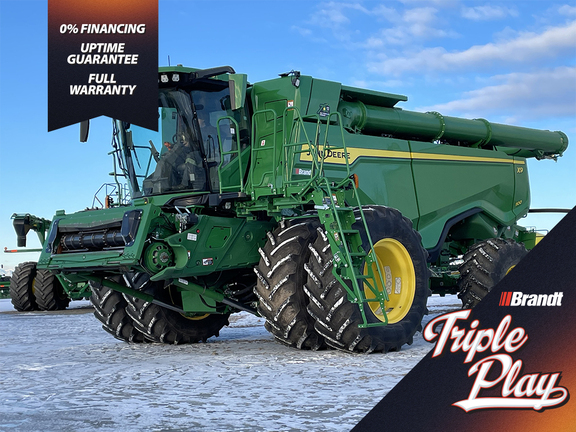 Photo of a 2022 John Deere X9 1100