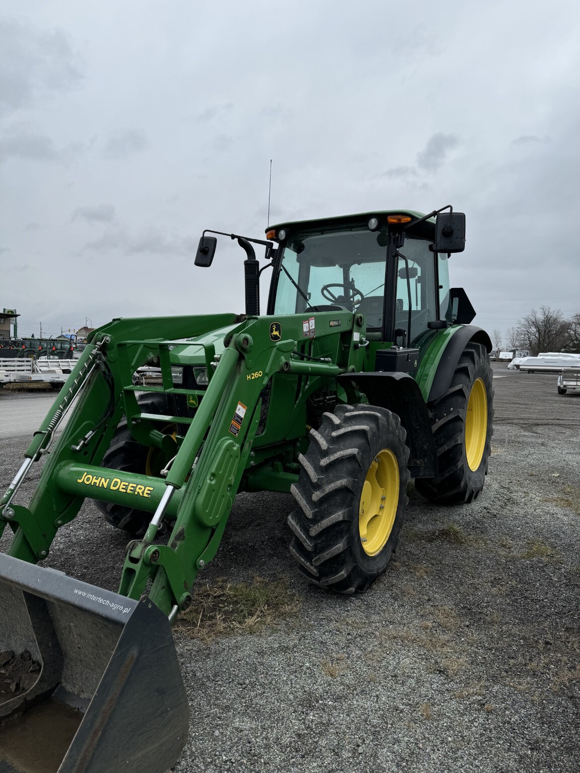 2017 John Deere 5100M Image 1