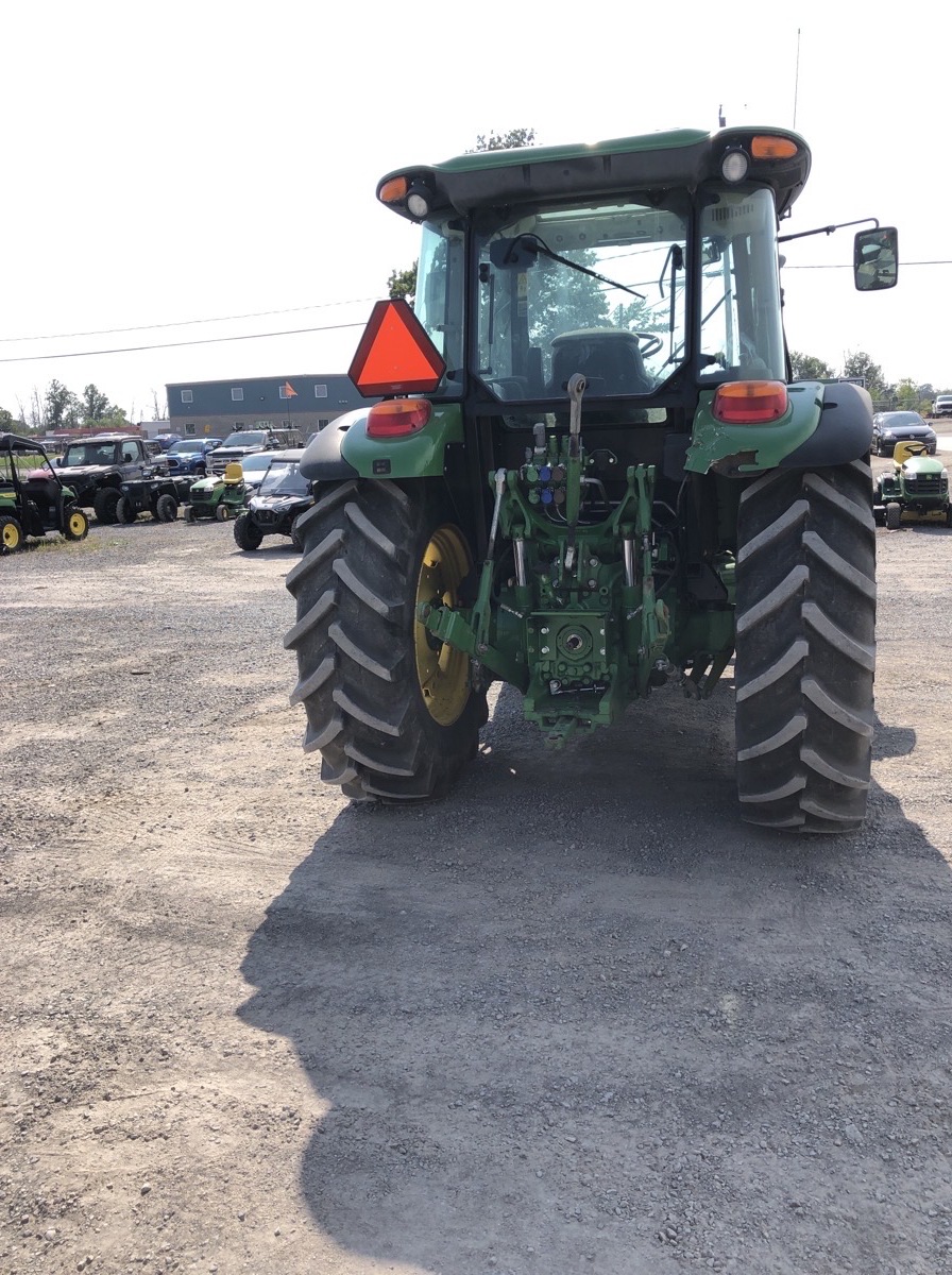 2017 John Deere 5100M Image 4