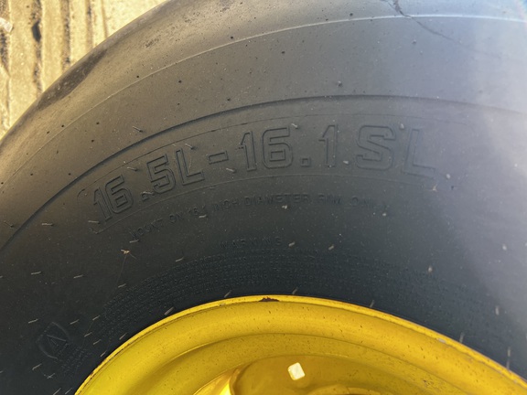 2023 John Deere W235 - Photo12