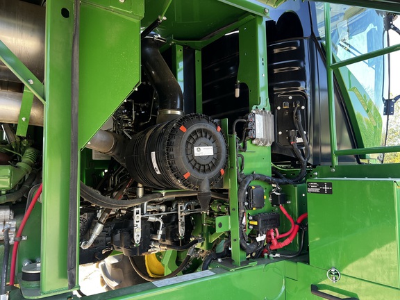 2023 John Deere W235 - Photo18