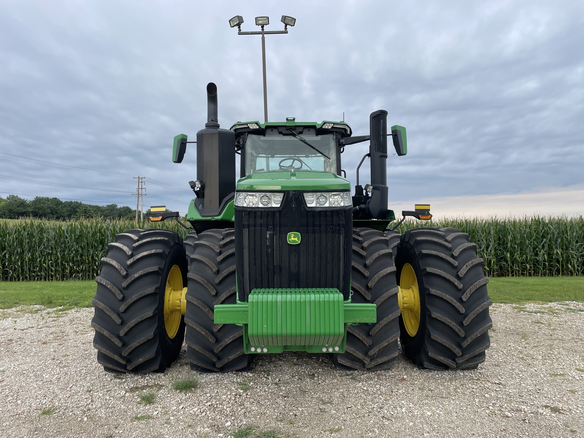  2022 John Deere 9R 640 at Heritage Tractor in Geneseo, IL
