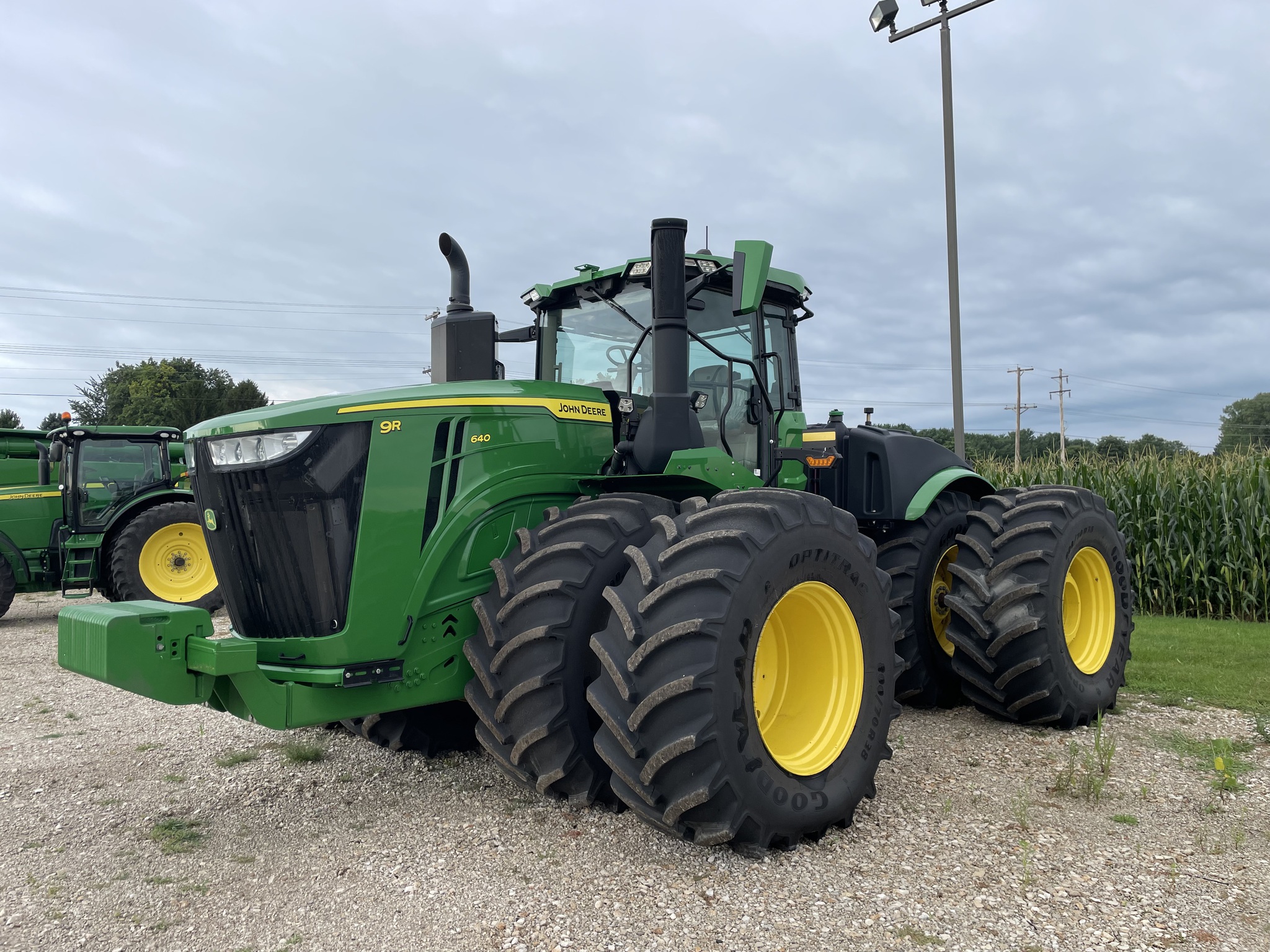  2022 John Deere 9R 640 at Heritage Tractor in Geneseo, IL