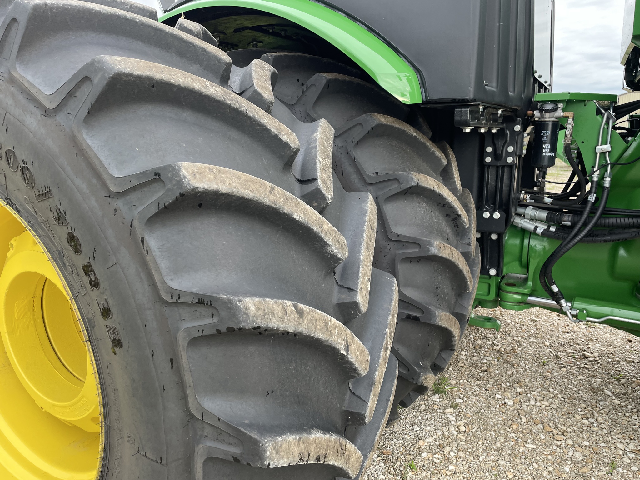  2022 John Deere 9R 640 at Heritage Tractor in Geneseo, IL