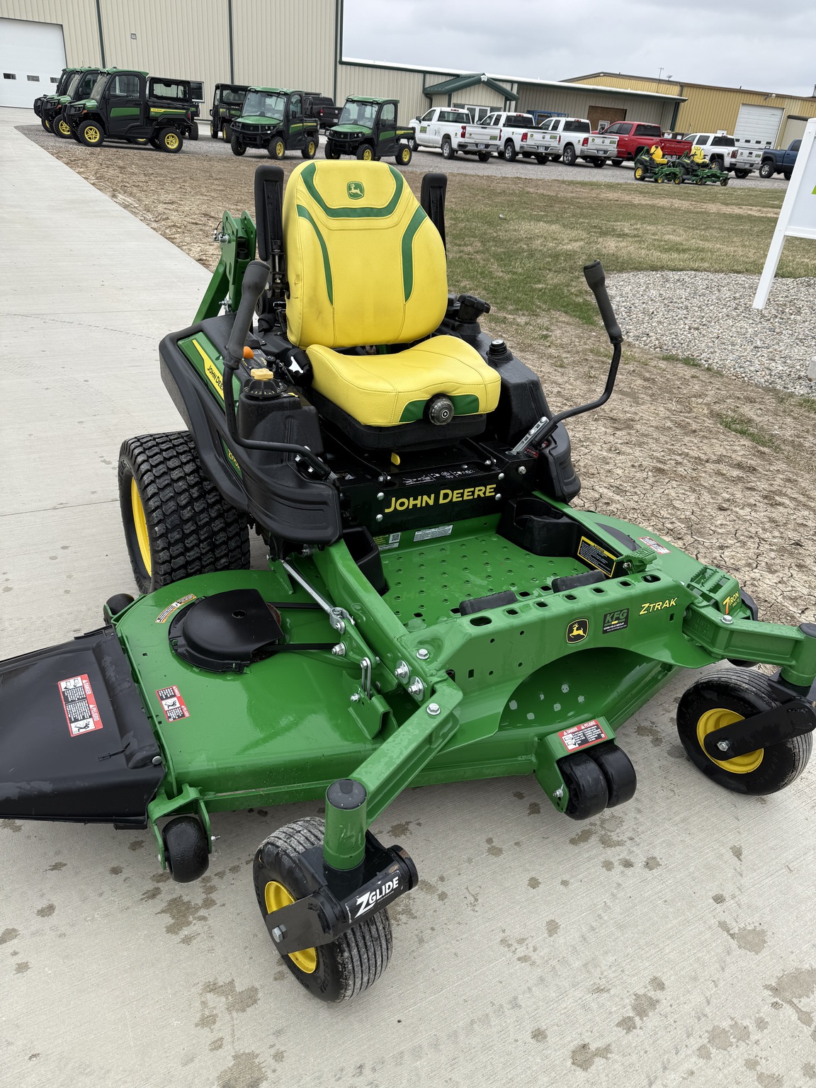 2023 John Deere Z970R Image 3