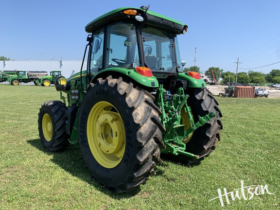 Photo of 2023 John Deere 6105E