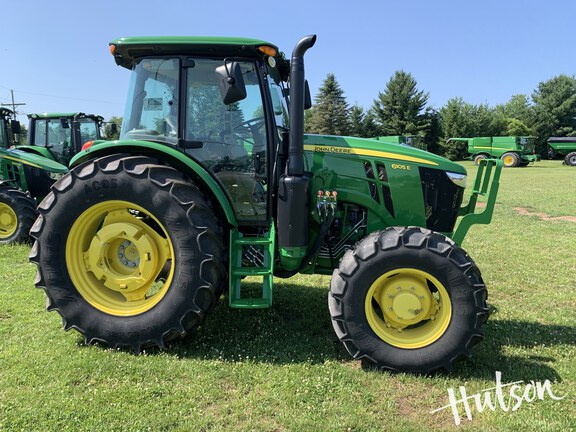 Photo of 2023 John Deere 6105E