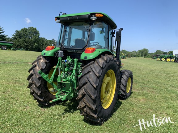 Photo of 2023 John Deere 6105E