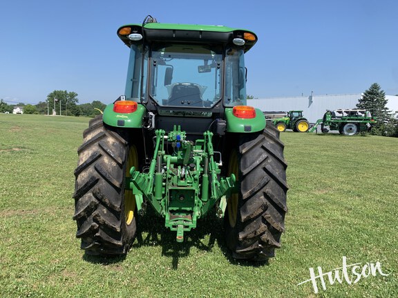 Photo of 2023 John Deere 6105E