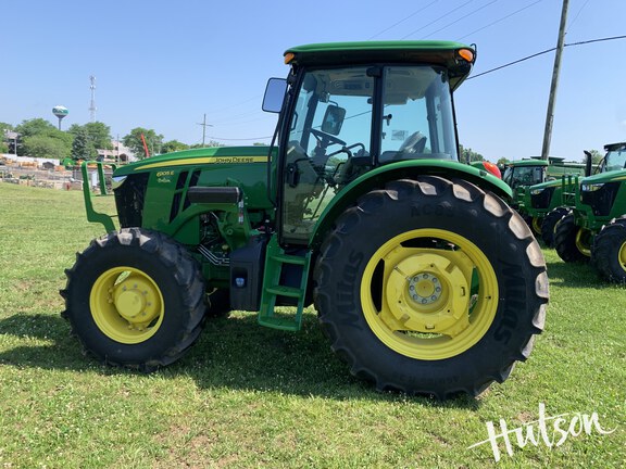 Photo of 2023 John Deere 6105E
