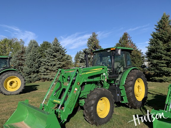 Photo of 2023 John Deere 6105E