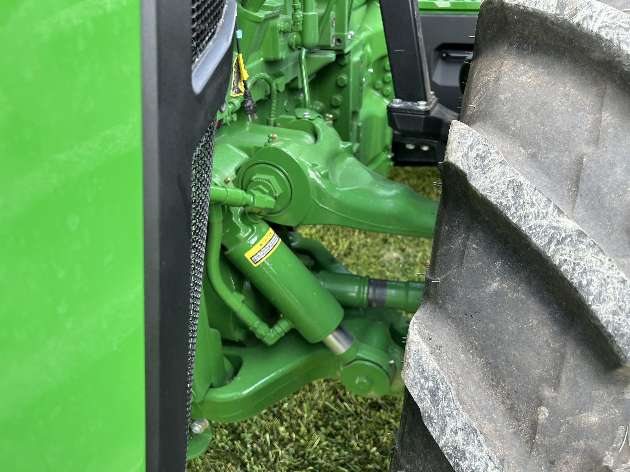  2024 John Deere 8R 340 at Heritage Tractor in Lacon, IL