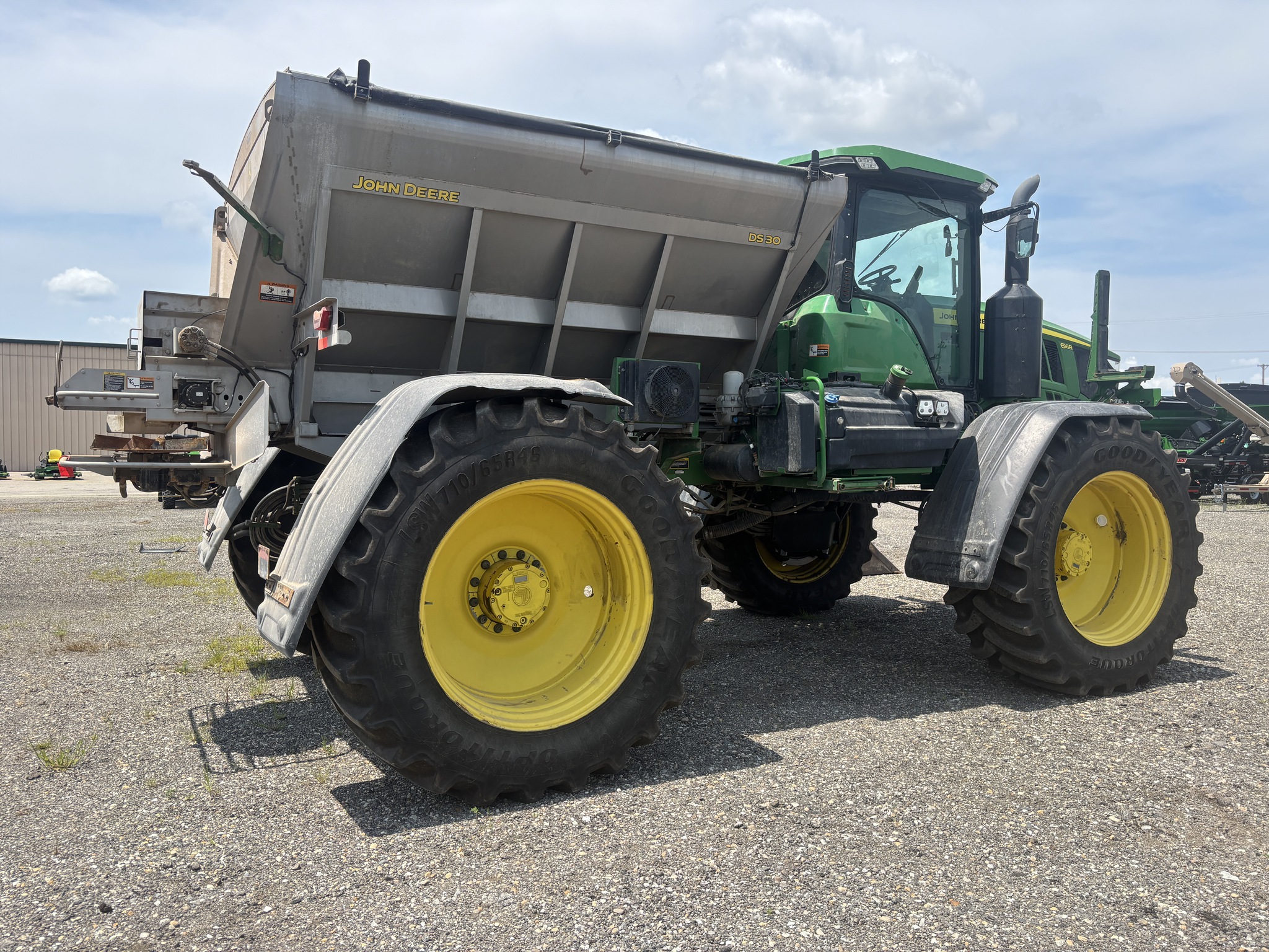 Used 2022 John Deere 616R Self Propelled Sprayers at Koenig Equipment in Greenfield, IN - PhotoXL6