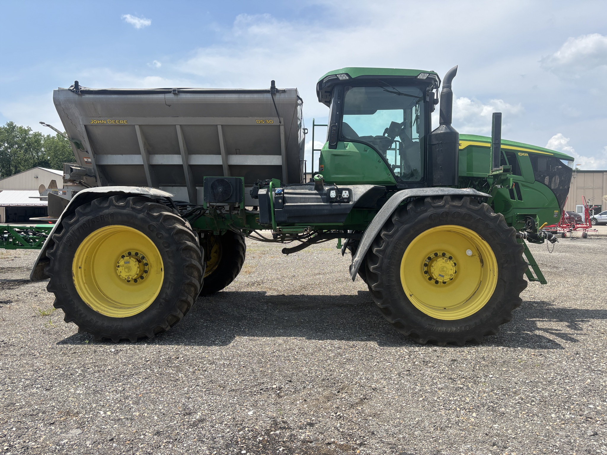 Used 2022 John Deere 616R Self Propelled Sprayers at Koenig Equipment in Greenfield, IN - PhotoXL3