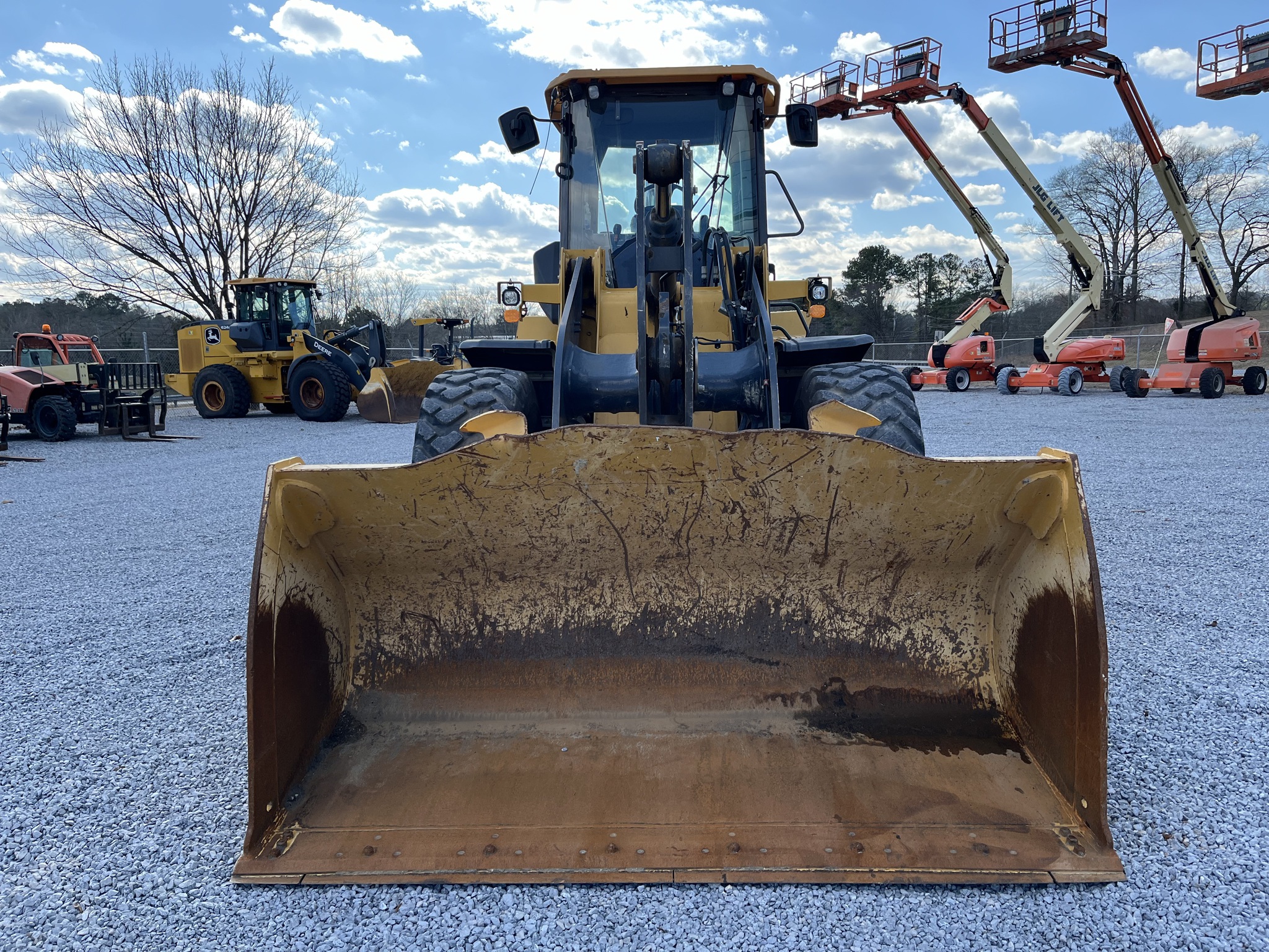 2020 John Deere 524L Image 8