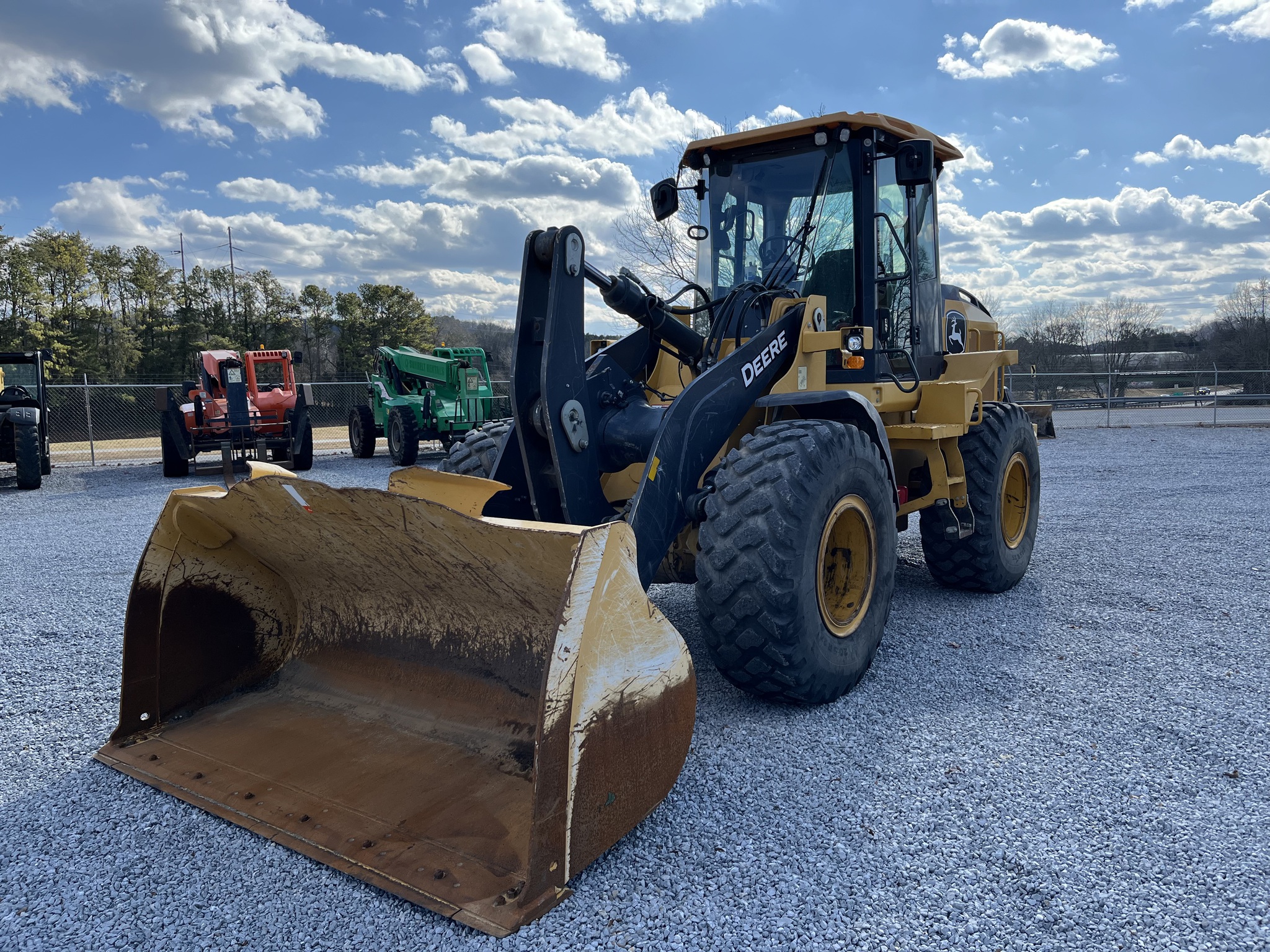 2020 John Deere 524L Image 7